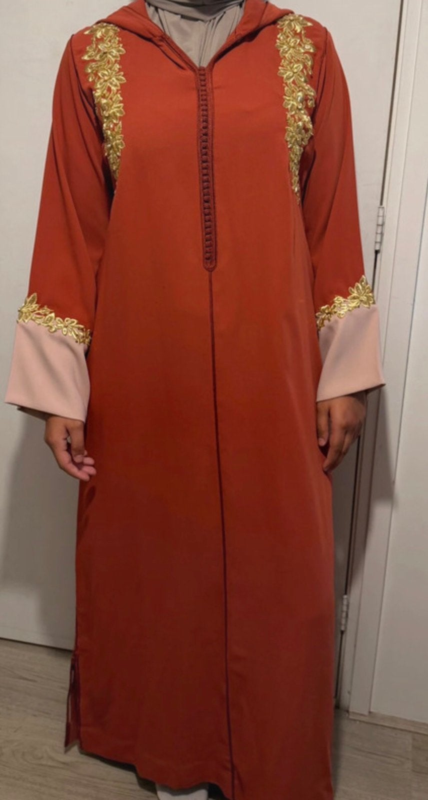 Elegante Marokkaanse Jellaba met gouden borduursel, Maat 38/40 (M), Overige typen, Overige kleuren, Nieuw