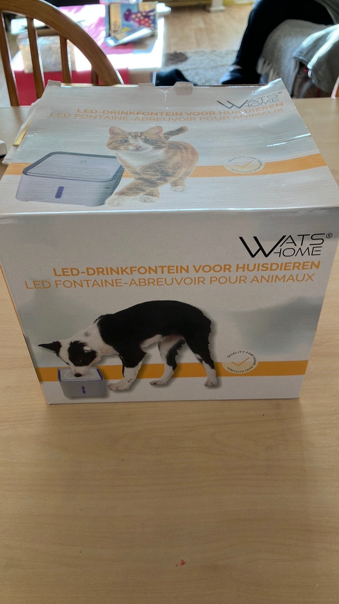 Led-drinkfontein voor huisdieren, Ophalen, Zo goed als nieuw
