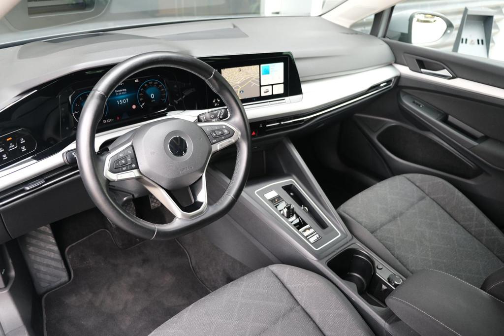 Volkswagen Golf 8 1.5 eTSI Life DSG 150PK HuD IQ Led Navi, Auto's, 680 kg, 4 cilinders, Leder en Stof, Origineel Nederlands