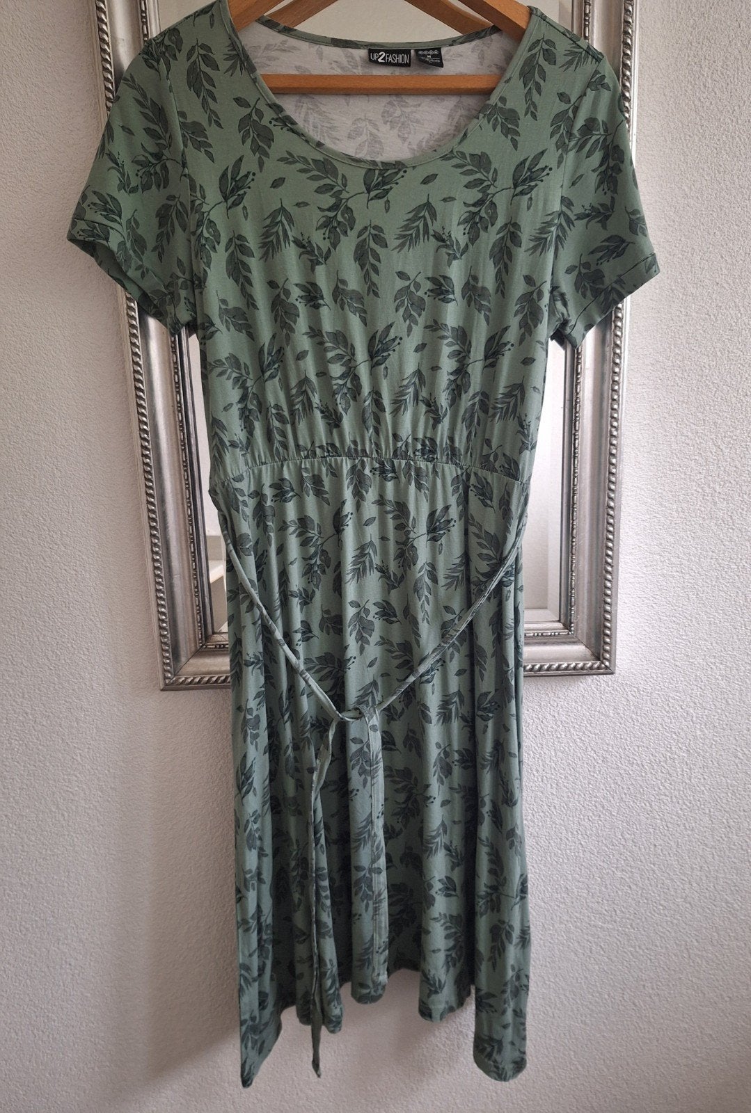 Leuke jurk - maat M / L - merk Up2Fashion - korte mouwen

Me, Maat 38/40 (M), Up2Fashion, Ophalen of Verzenden, Zo goed als nieuw