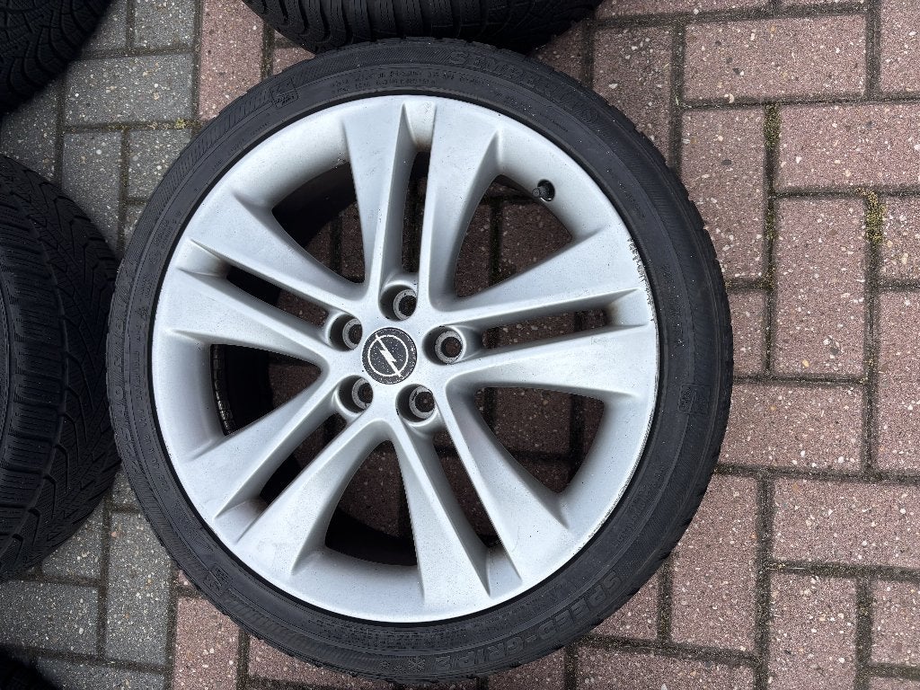 Opel Astra Vredestein banden 225/40R18 met velgen, Ophalen, 18 inch, Gebruikt, Banden en Velgen