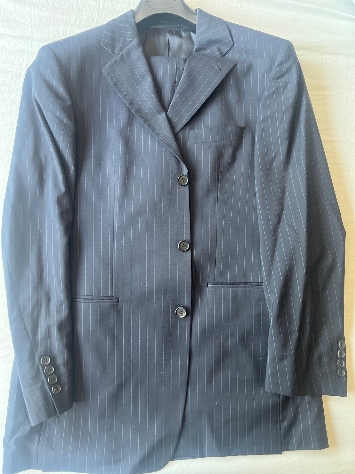 Hugo Boss Pak - Donkerblauw met krijtstreep, Kleding | Heren, Kostuums en Colberts, Ophalen of Verzenden, Zo goed als nieuw, Maat 48/50 (M)