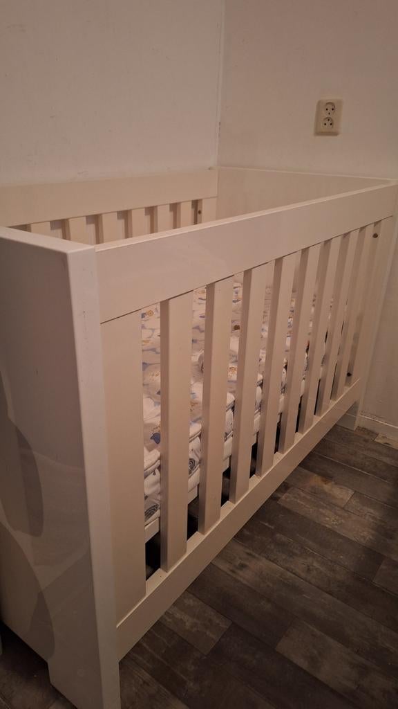 Kinderkamer set: kledingkast, commode en bed, Kinderen en Baby's, Kinderkamer | Commodes en Kasten, Gebruikt, 105 cm of meer, 100 cm of meer