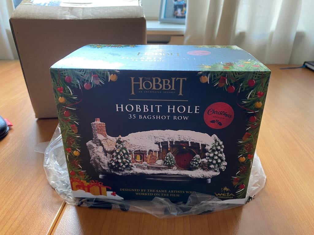 Weta Christmas hobbit hole Lord if the Rings, Ophalen of Verzenden, Zo goed als nieuw, Beeldje of Buste