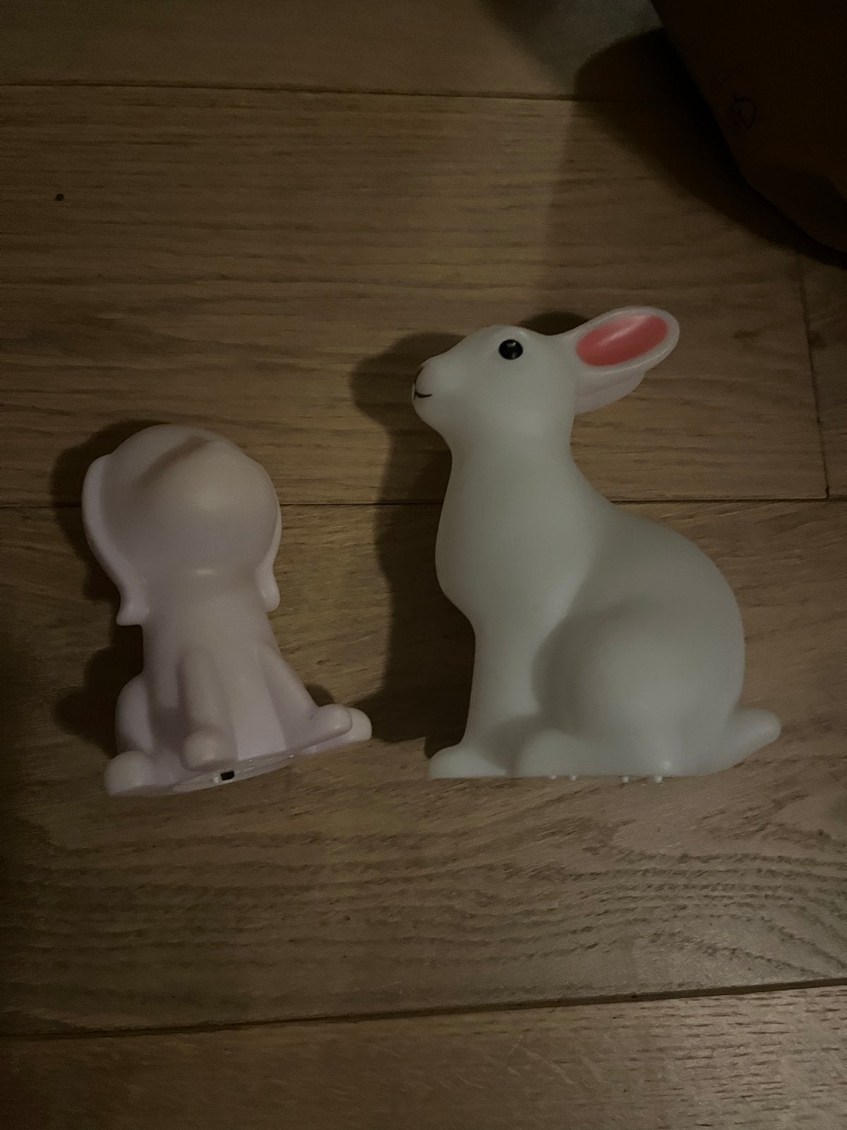 Leuke lampjes: konijn en hond, Ophalen of Verzenden, Gebruikt, Wit, Kunststof