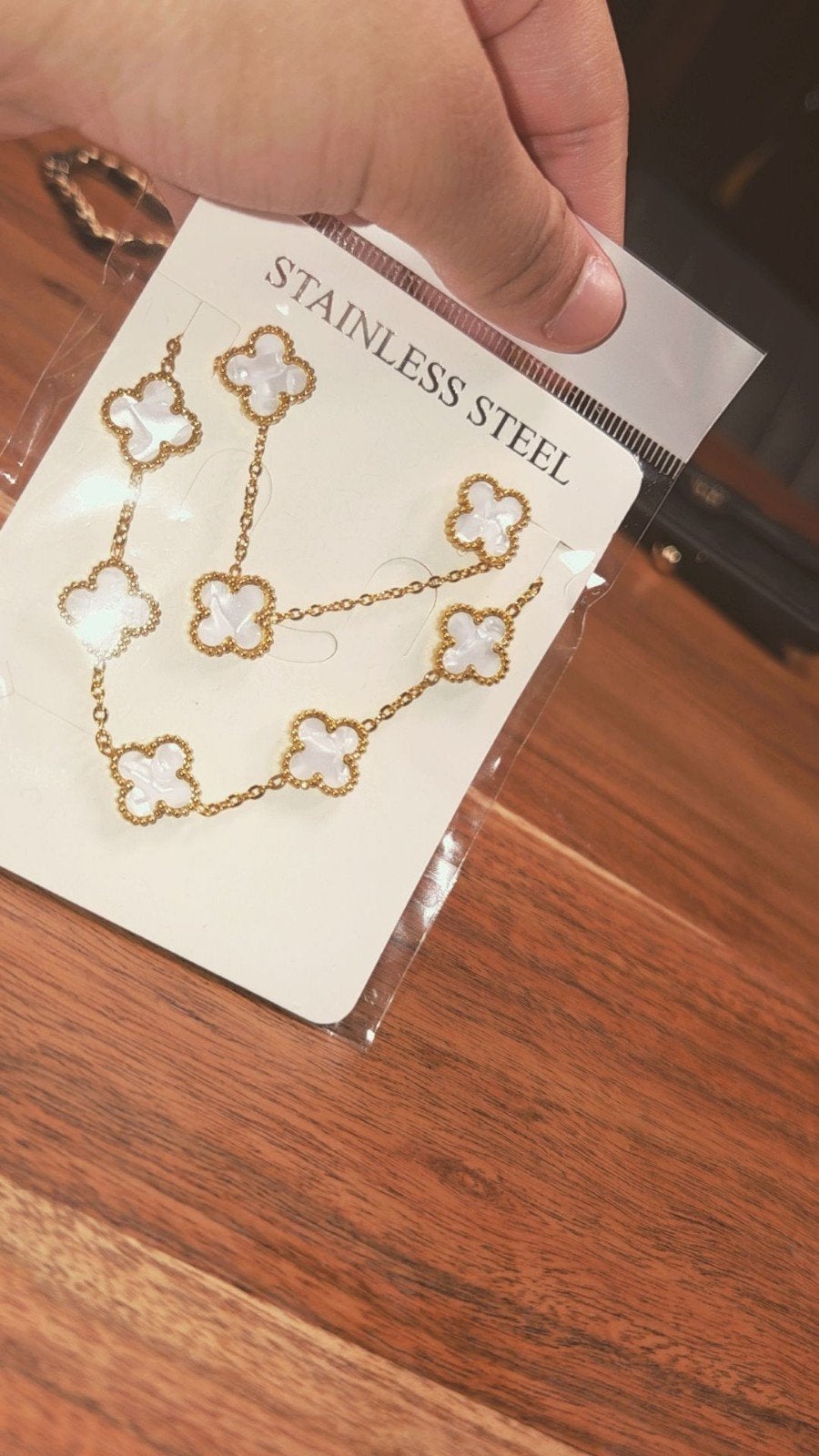 Gouden ketting met klavertjes vier, Ophalen of Verzenden, Nieuw, Goud, Overige materialen