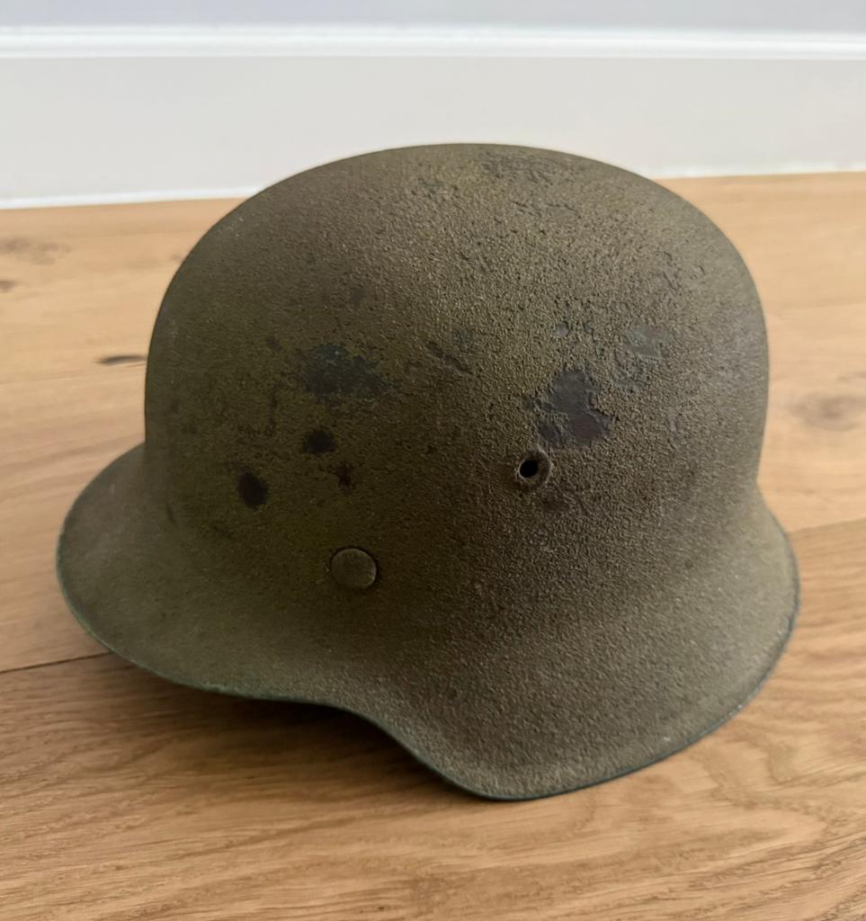 Duitse M42 camo helm zonder binnenwerk, Verzenden, Duitsland, Helm of Baret