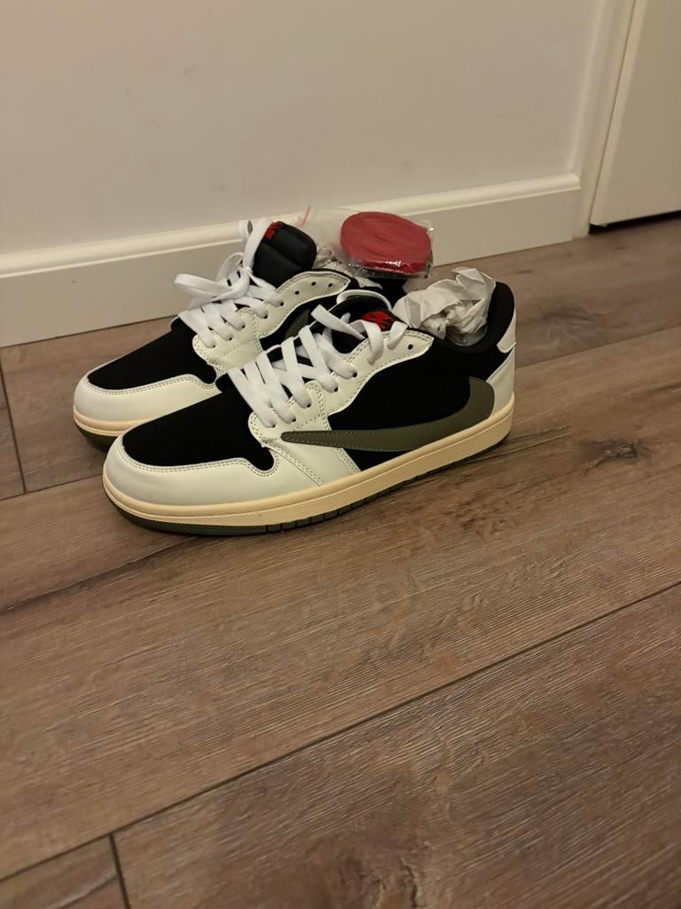 Travis scott, Zwart, Nieuw, Ophalen of Verzenden, Sneakers of Gympen