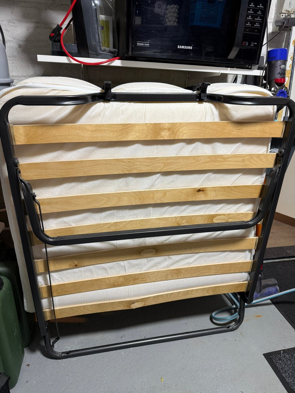 Opklapbaar logeerbed / stretcher met topper – 90 x 200 cm, Ophalen, 90 cm, Eenpersoons, Zo goed als nieuw
