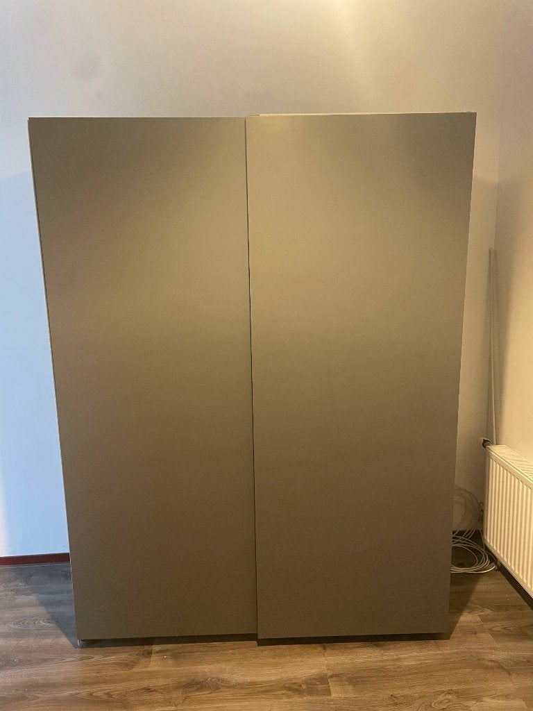 Kledingkast, Ophalen, 100 tot 150 cm, Met plank(en), Zo goed als nieuw