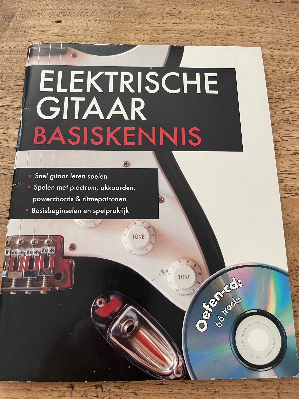 Basiskennis Elektrische Gitaar met Oefen-CD (66 tracks), Ophalen of Verzenden, Zo goed als nieuw, Instrument