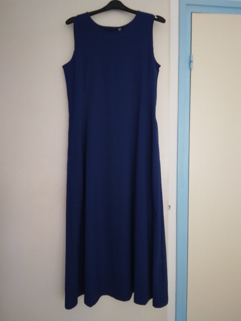 Uniqlo Blauwe Maxi Jurk Maat M, Kleding | Dames, Jurken, Maat 38/40 (M), Blauw, Ophalen of Verzenden, Zo goed als nieuw