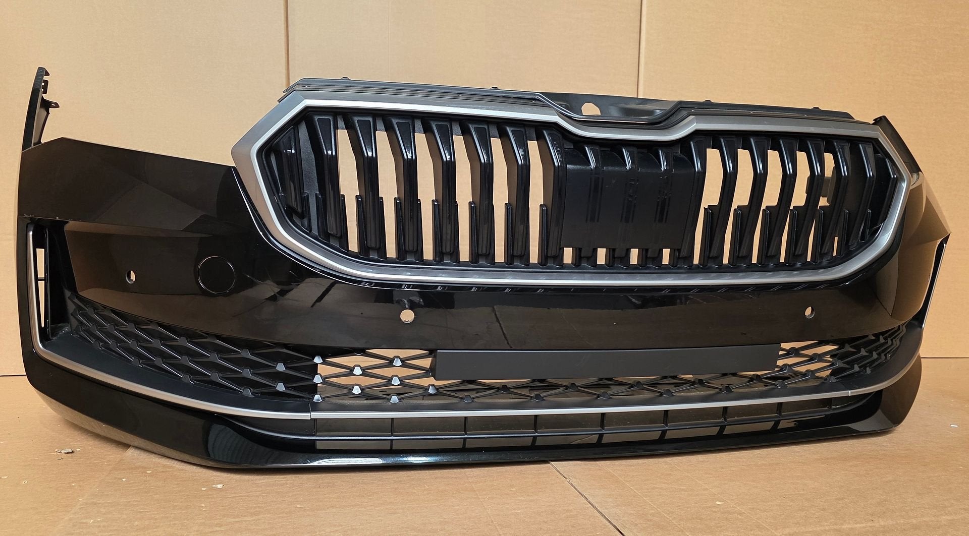 Voorbumper SKODA SUPERB IV B9 SPORTLINE 4xPDC 3P0807221A, Auto-onderdelen, Gebruikt, -, Voor, Ophalen of Verzenden