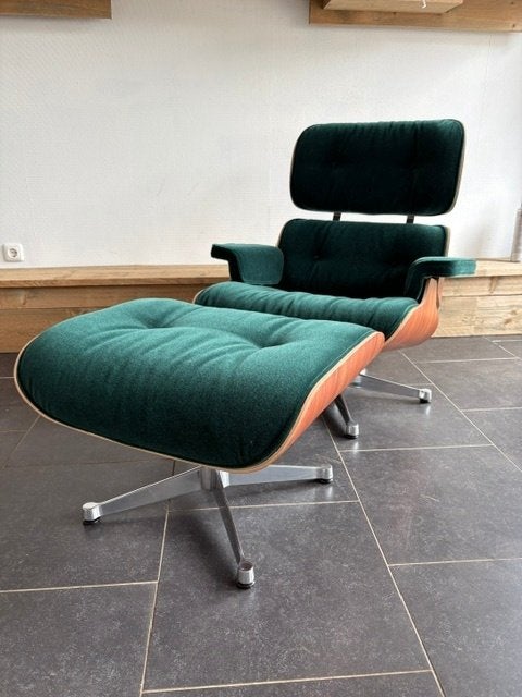 Vitra Eames Lounge Chair, Santos Palisander , Calma,  2025, Vitra, Design, Nieuw, 75 tot 100 cm
