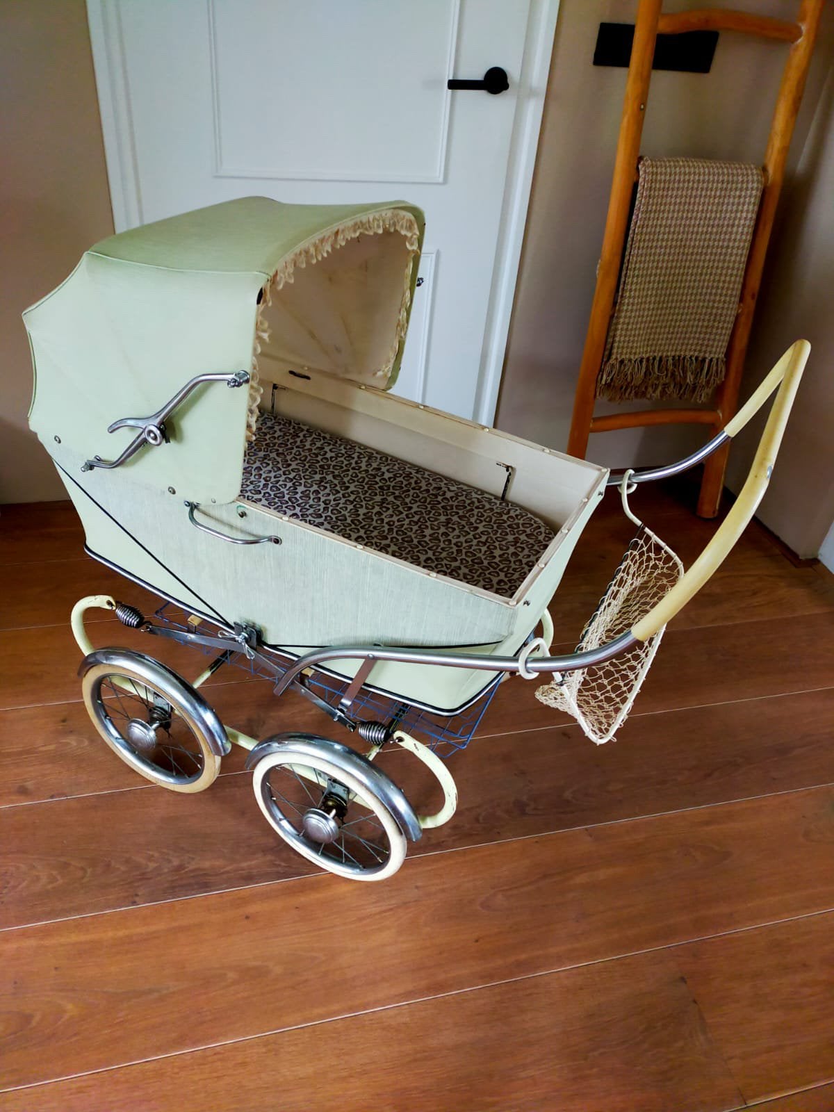 Jaren 60 vintage kinderwagen, Ophalen, Zo goed als nieuw, Overige merken