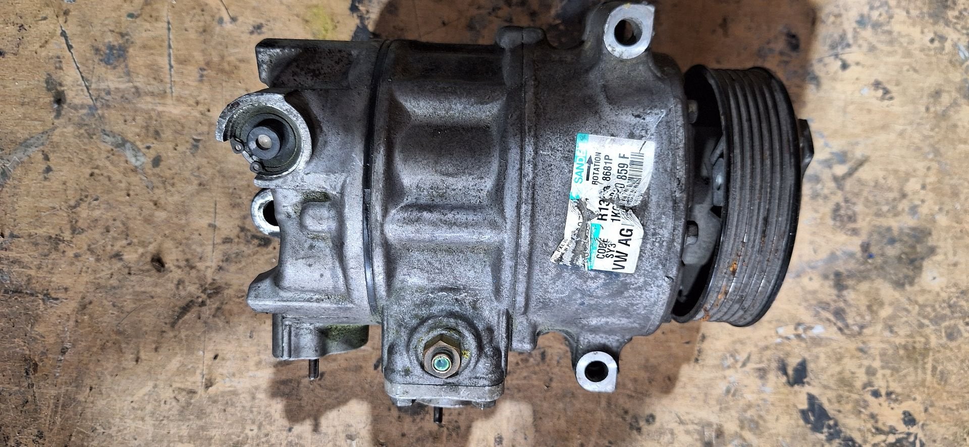 Originele VAG (VW / Audi / Seat / Skoda) Aircopomp 1K0820859, Gebruikt, -, -, Ophalen of Verzenden