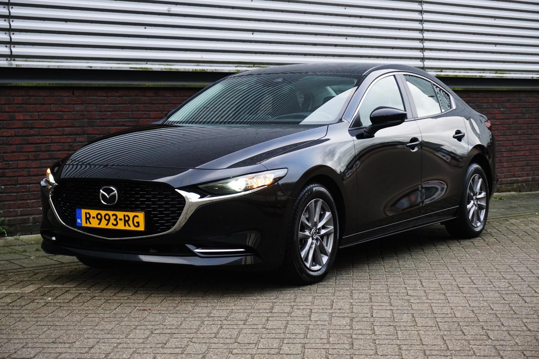 Mazda 3 2.0 e-SkyActiv-X M Hybrid 186PK/Head-Up/Camera/LED /, 1998 cc, Stof, Gebruikt, Automatische klimaatregeling