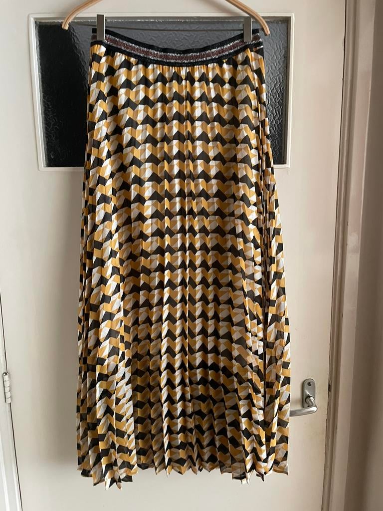 Summum woman, Ophalen of Verzenden, Zo goed als nieuw, Maat 38/40 (M), Onder de knie