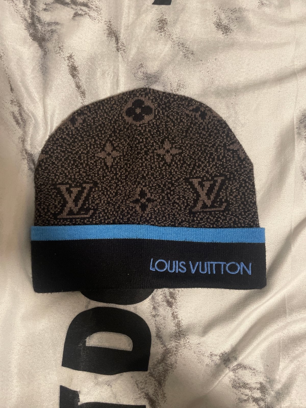 Louis Vuitton Muts - Stijlvol en Warm, Ophalen of Verzenden, Zo goed als nieuw, Jongetje of Meisje, Muts