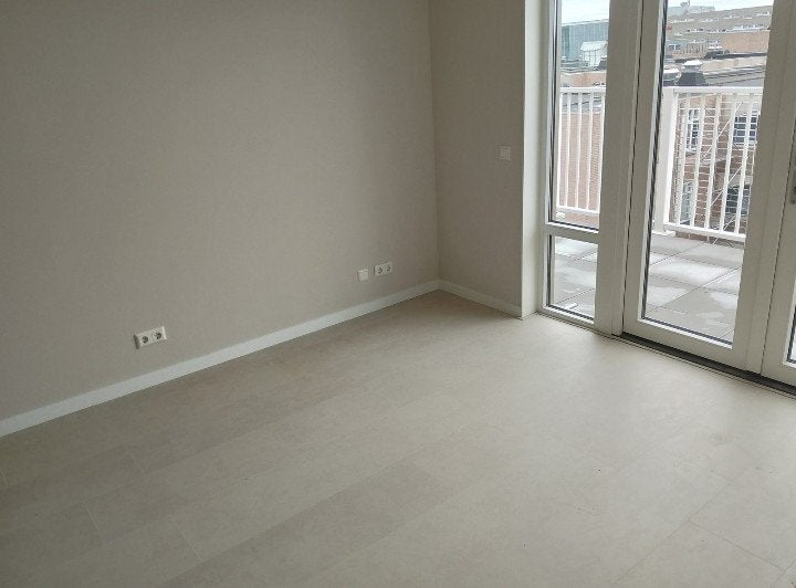 4€ laminaat leggen + ondervloer + plinten, 50 tot 150 cm, Ophalen of Verzenden, 10 m² of meer, 10 tot 30 cm