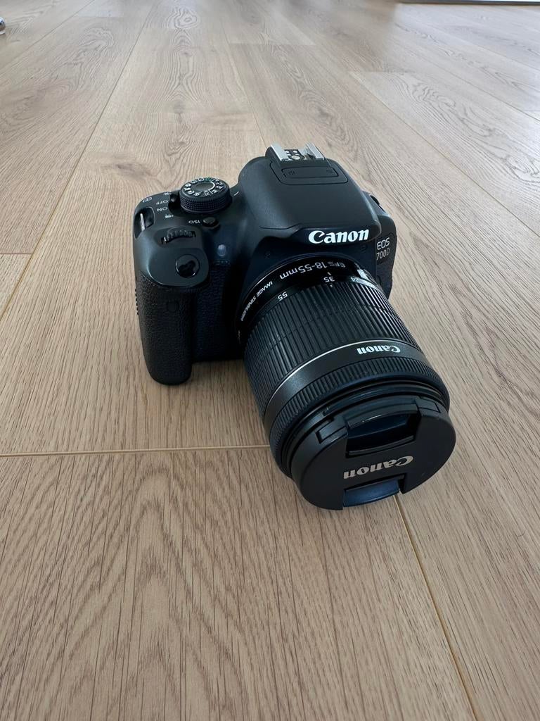 Canon EOS 700D + 18-55mm objectief + SD-kaart, Spiegelreflex, Canon, Ophalen of Verzenden, Zo goed als nieuw