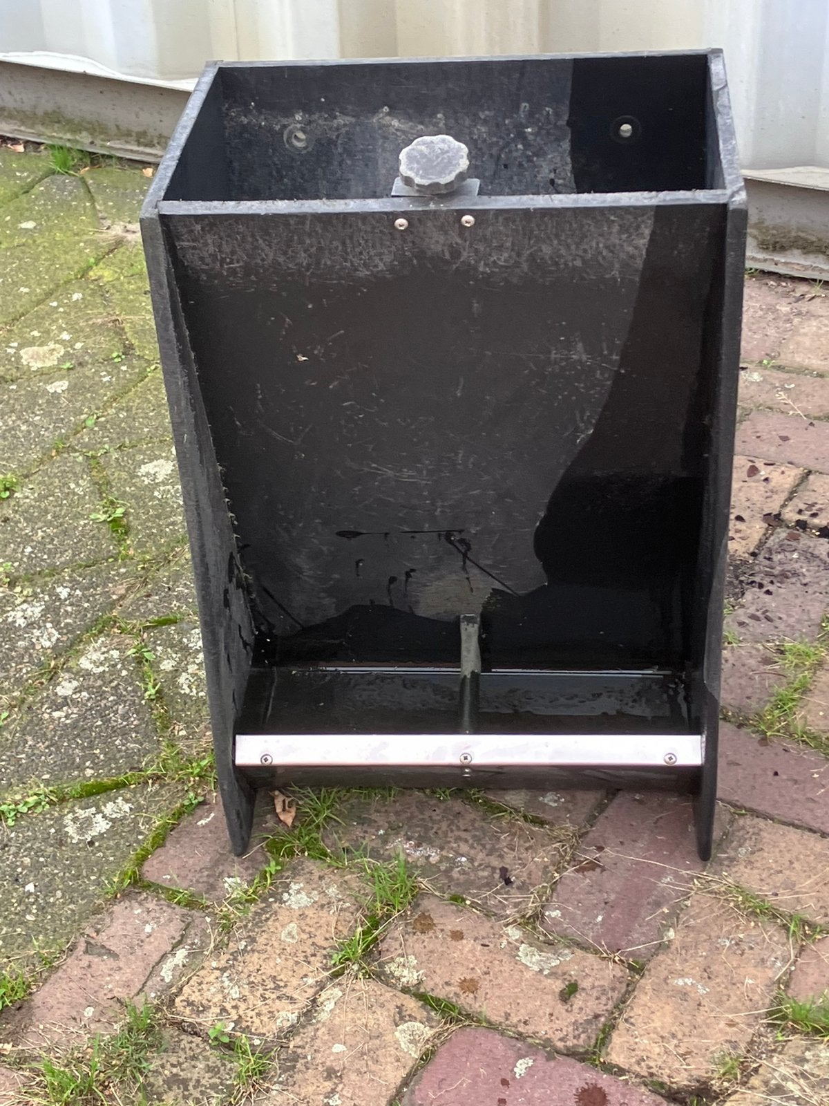 Droogvoerbakken, Ophalen, Gebruikt