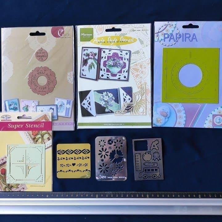 Embossing stencils 7 stuks set 116, Hobby en Vrije tijd, Ophalen of Verzenden, Zo goed als nieuw, Overige thema's, Pons of Mal