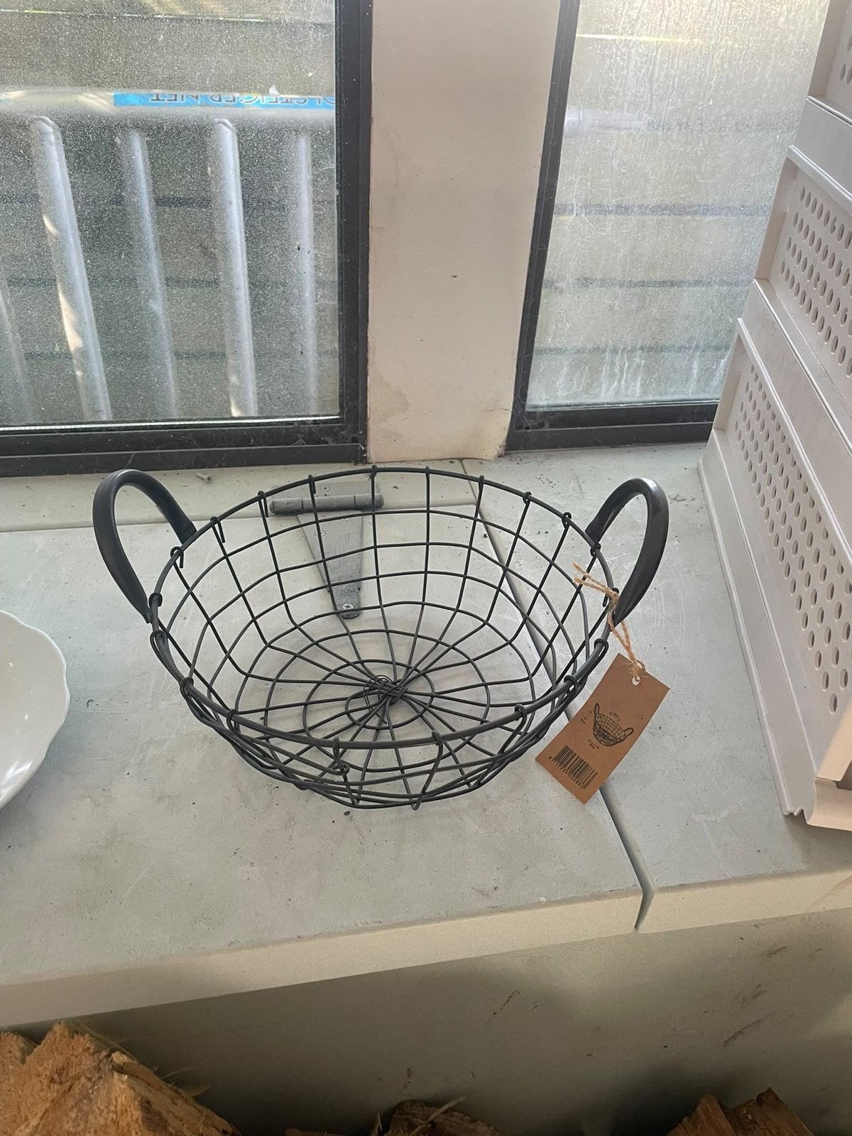 Zwarte metalen mand met handvatten, Ophalen, Met handvatten, Mand, Rond