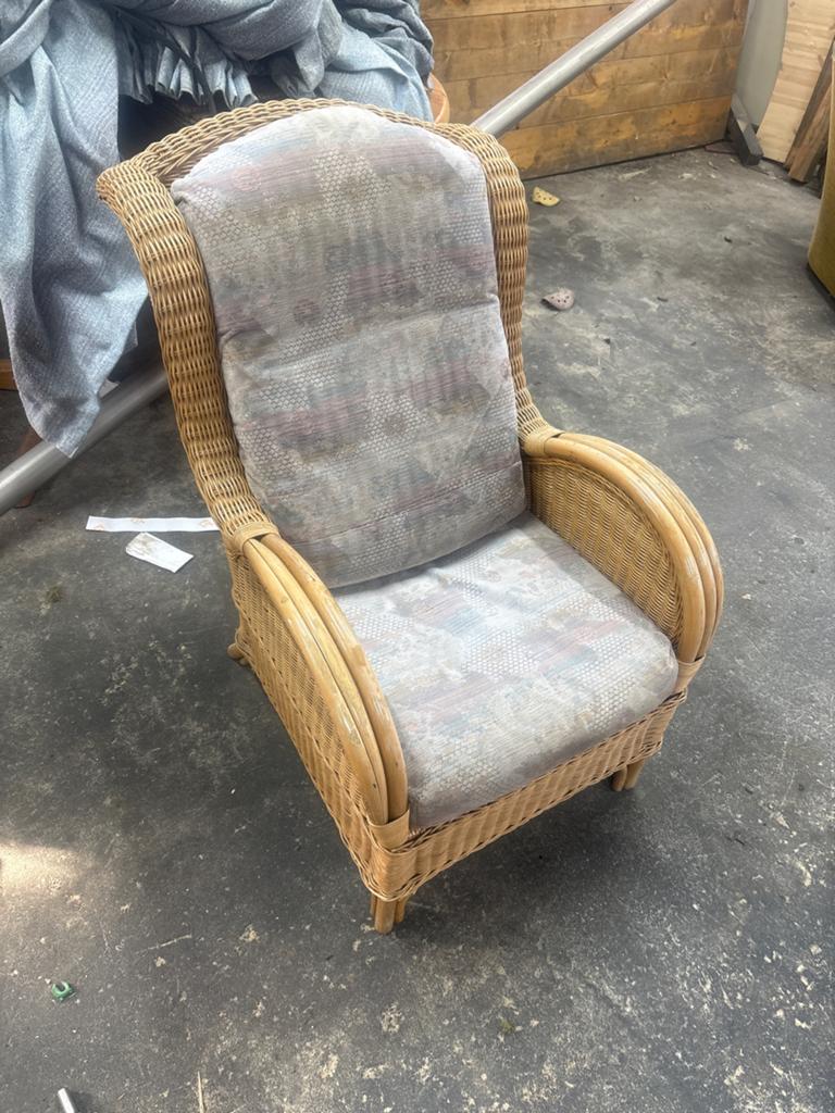 Rotan stoel met kussen - Comfortabel en stijlvol, Ophalen, Zo goed als nieuw
