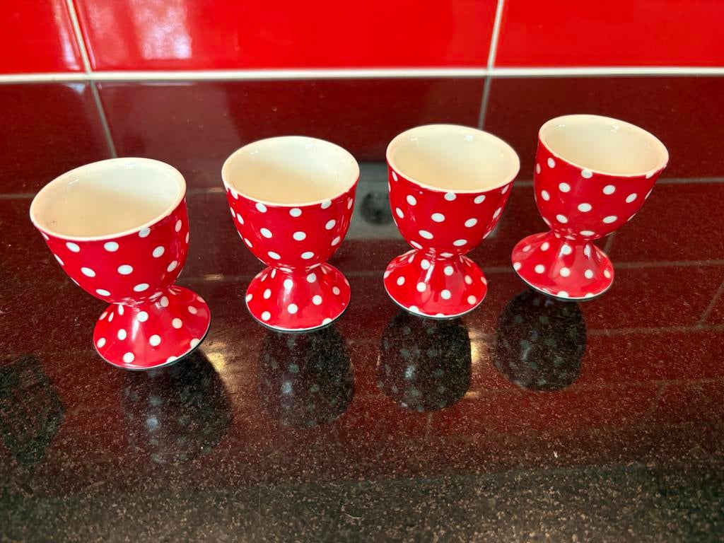 Greengate Dotty Red Eierdopjes - Set van 4, Huis en Inrichting, Keuken | Servies, Gebruikt, Overige typen, Overige stijlen, Aardewerk