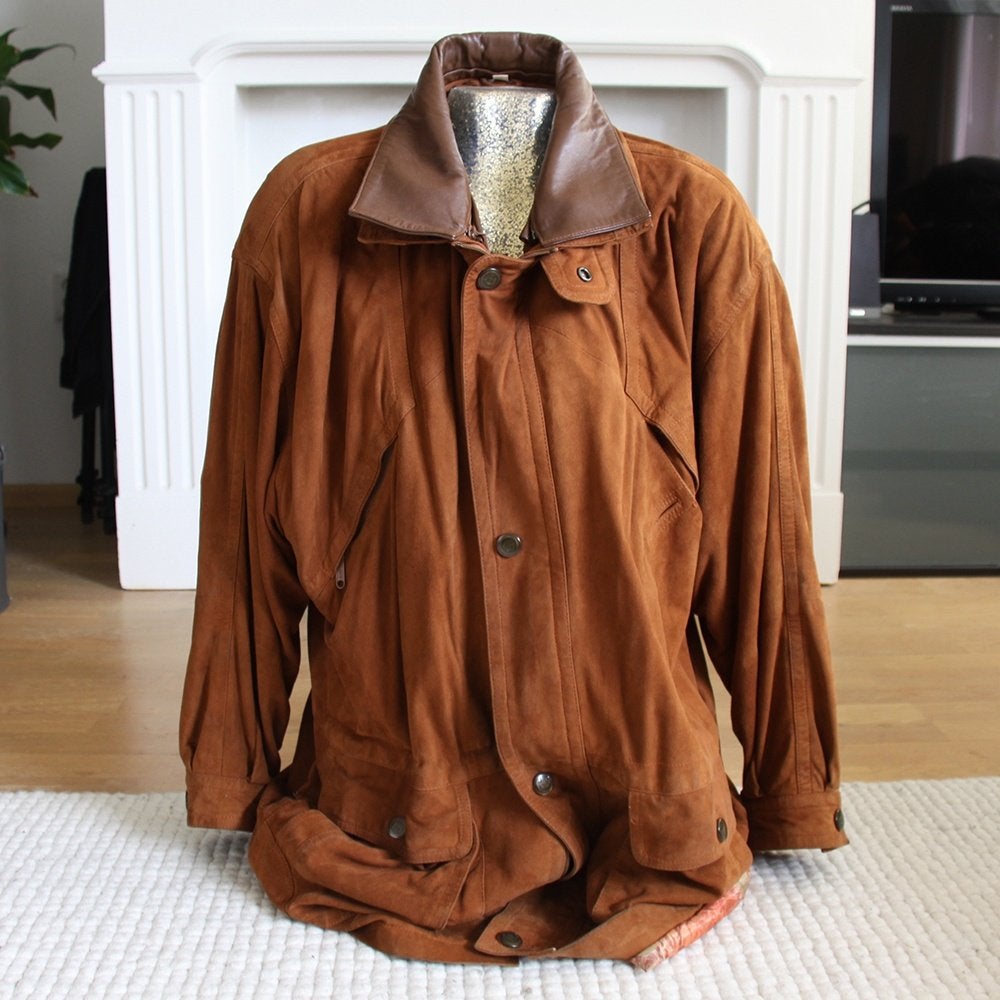 Zeer Mooie Suede Vintage Jas (Maat 50) € 145,-, Bruin, Maat 48/50 (M), Vintage, Ophalen of Verzenden