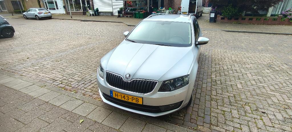Skoda Octavia 2.0 TDI Combi  GRT Style BSN110KW 150PK 2016, Auto's, Skoda, Voorwielaandrijving, 1254 kg, Navigatiesysteem, 4 cilinders