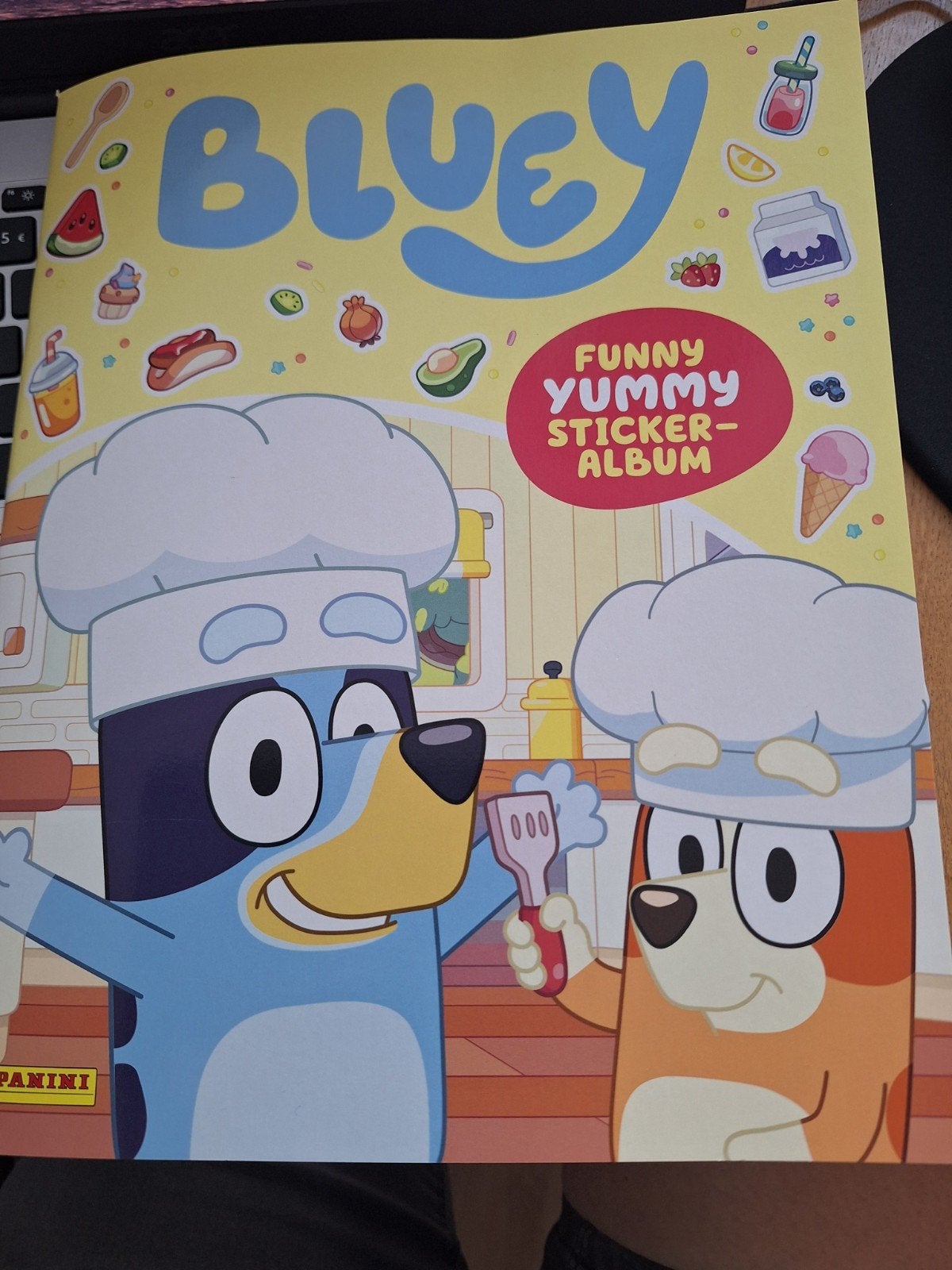 Panini Bluey Funny Yummy Sticker ruilen, Ophalen of Verzenden, Nieuw, Strip of Tekenfilm