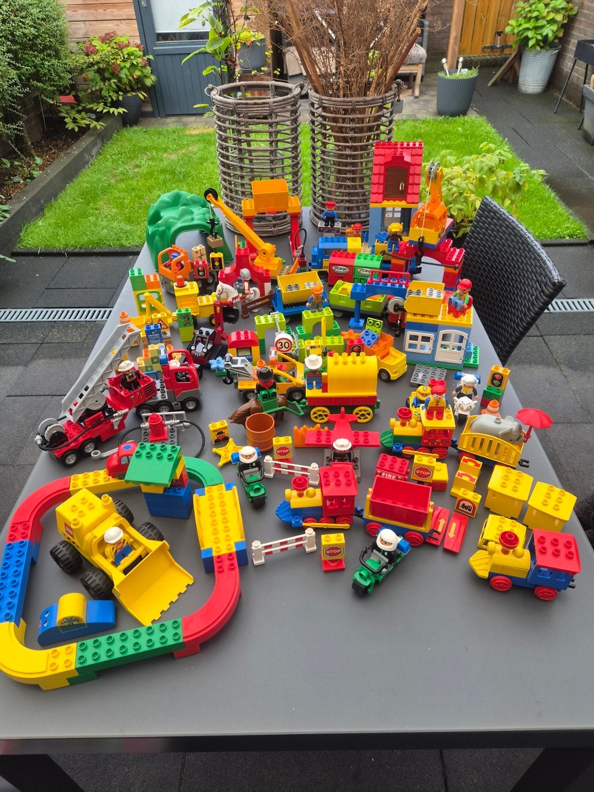 Lego Duplo verschillende sets met een trein en brandweer, Ophalen of Verzenden, Duplo