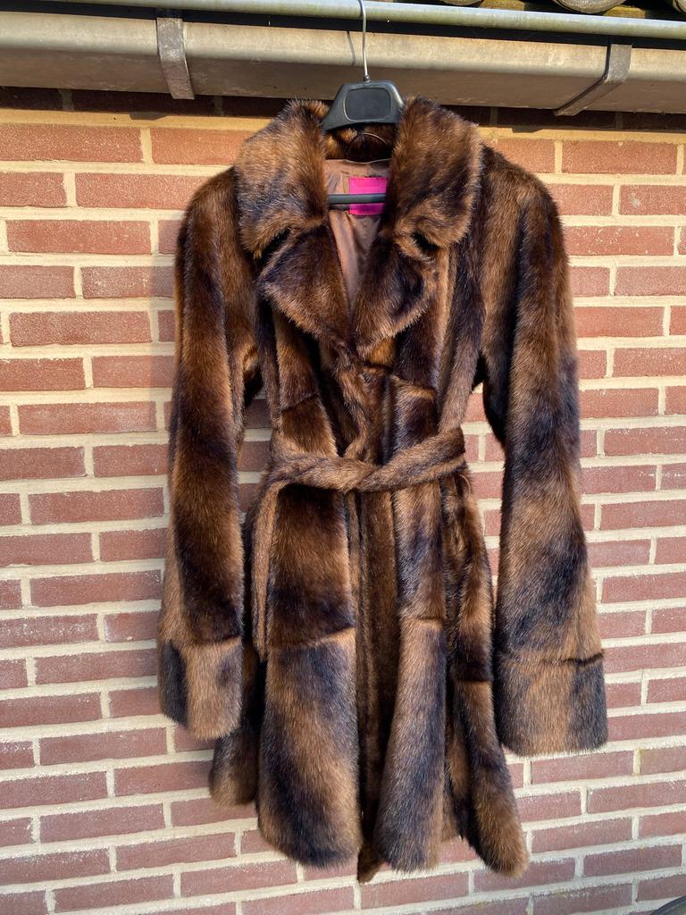 Prachtige bruine Save the Queen bontjas fake fur L, Ophalen of Verzenden, Zo goed als nieuw, Maat 42/44 (L), Bruin