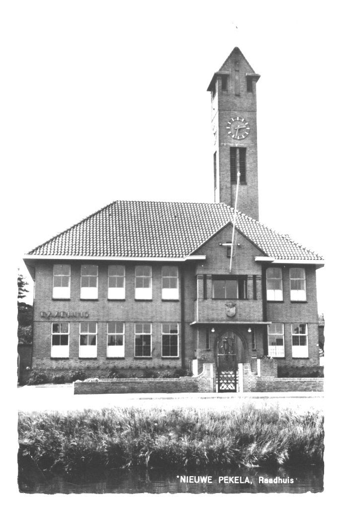968575	Nieuwe Pekela	Groningen	1970 Raadhuis	 Onbeschreven, Verzamelen, Ansichtkaarten | Nederland, Ophalen of Verzenden, 1960 tot 1980