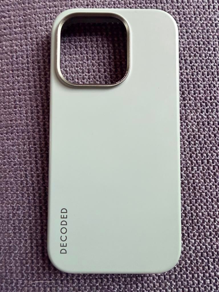 Hoesjes iPhone 15 pro - zwart leder en groen silicone, Verzenden, Zo goed als nieuw