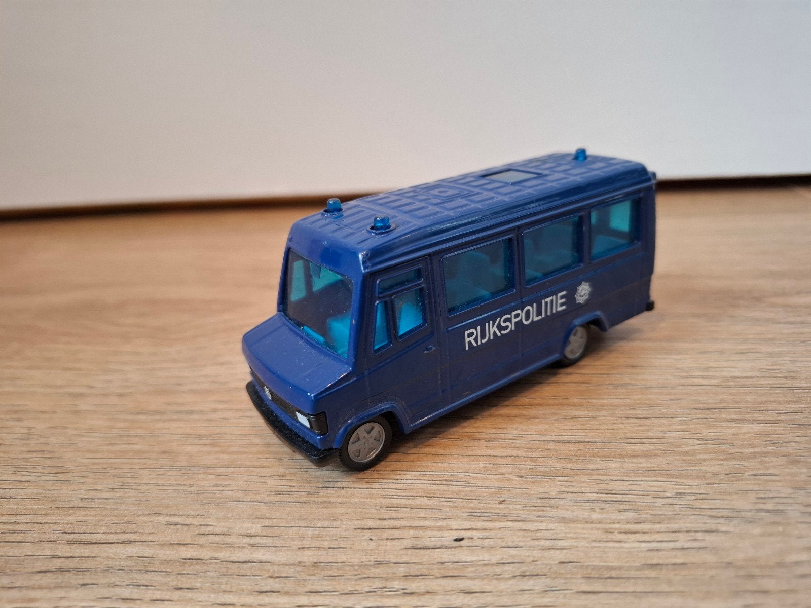 Mercedes-Benz 809D Siku 1:55 Rijkspolitie, Ophalen of Verzenden, Zo goed als nieuw, Auto, SIKU