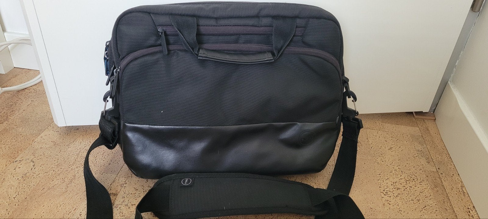 Dell laptoptas / schoudertas, Computers en Software, Laptoptassen, Ophalen of Verzenden, Gebruikt, Overige typen
