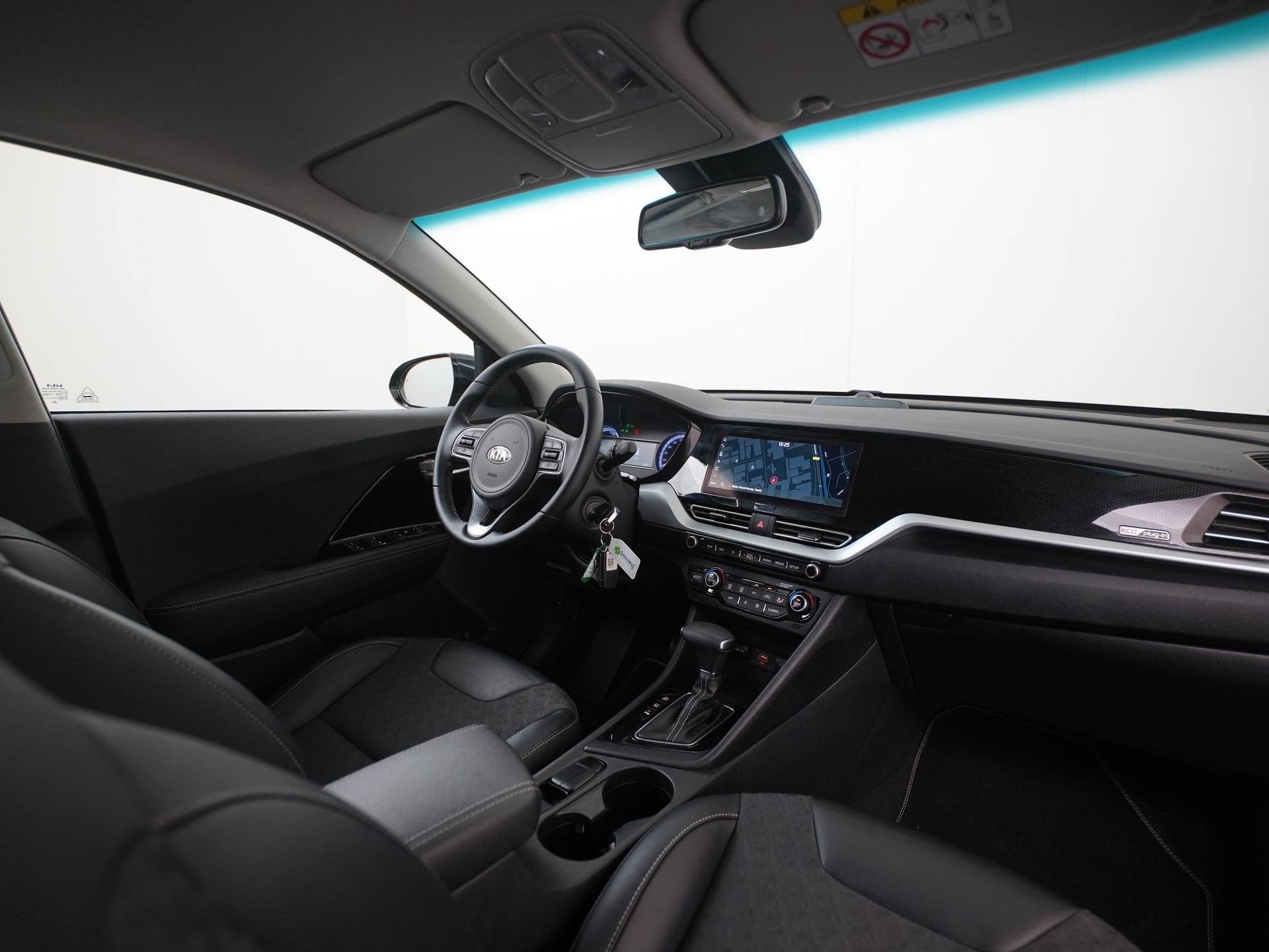 Foto 2 van Kia Niro 1.6 GDi PHEV DynamicLine | Trekhaak | Plug-In | Zon