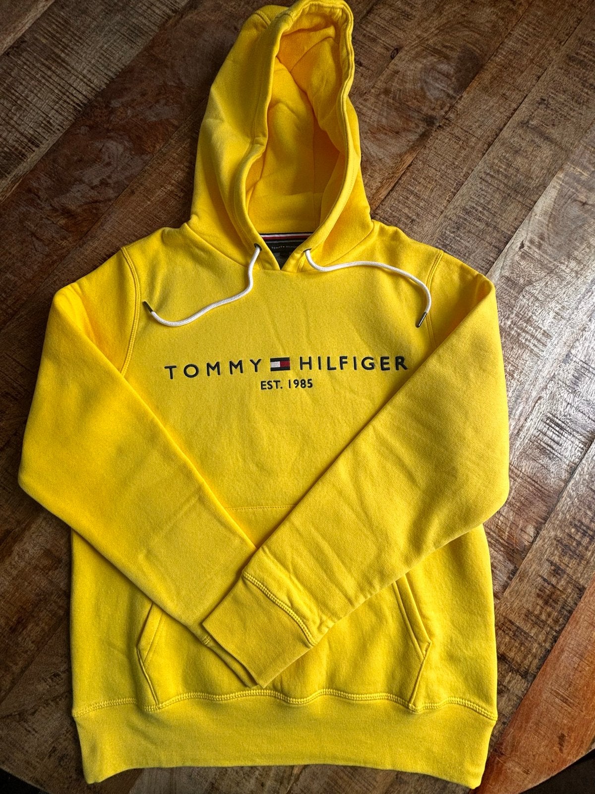 Tommy Hilfiger Hoodie Size S, Ophalen of Verzenden, Zo goed als nieuw, Maat 46 (S) of kleiner, Geel