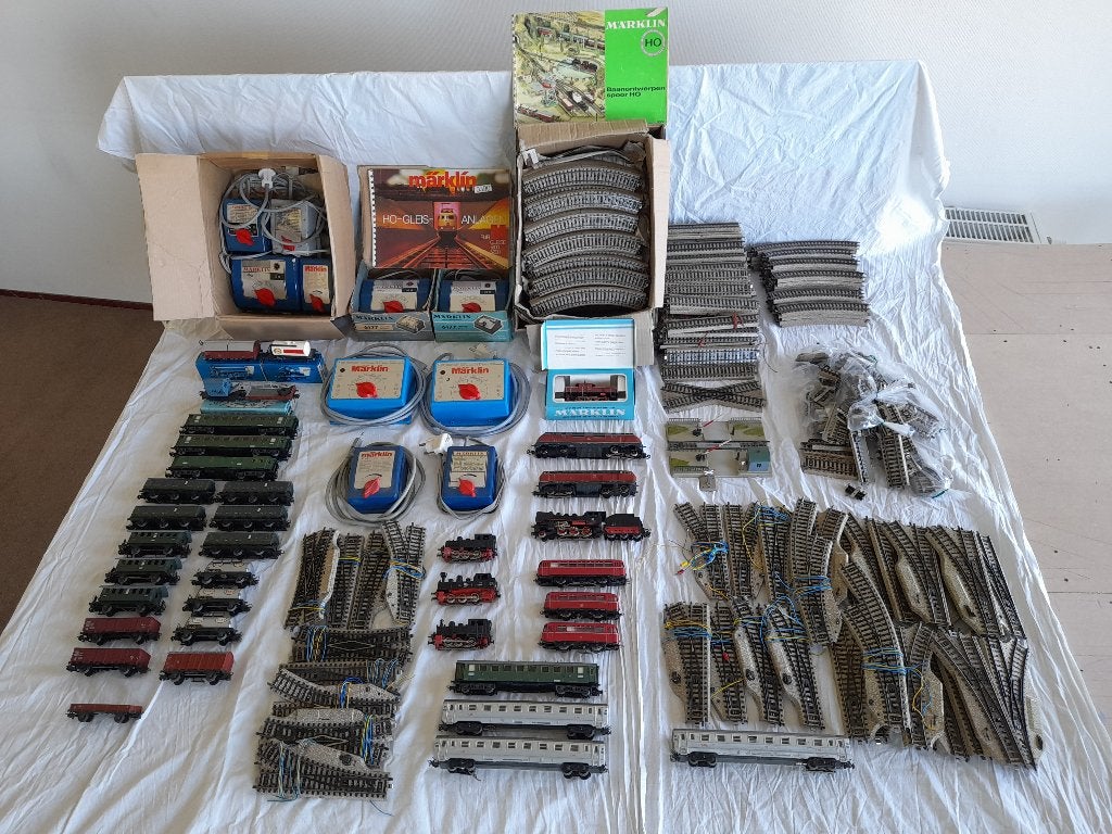 MARKLIN H0 GROTE VERZAMELING VOOR EEN COMPLETE TREINBAAN, Hobby en Vrije tijd, Modeltreinen | H0, Wisselstroom, Ophalen of Verzenden