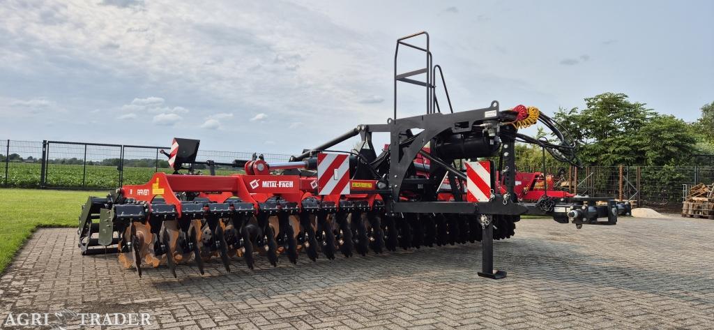 Metal-fach U710 6m Schijveneg, Demo, slechts 20ha gedaan!, Ophalen, Overige, -, Niet opgegeven