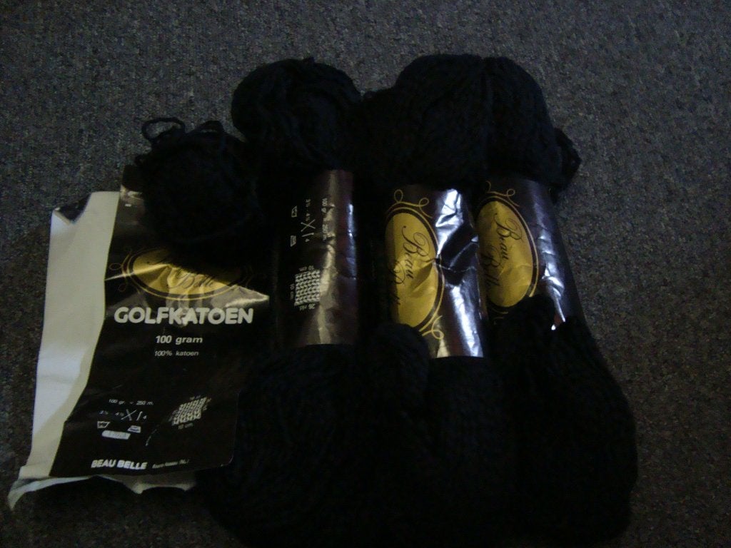 4 bollen golfkatoen zwart, Ophalen of Verzenden, Nieuw, Breien of Haken, Wol of Garen