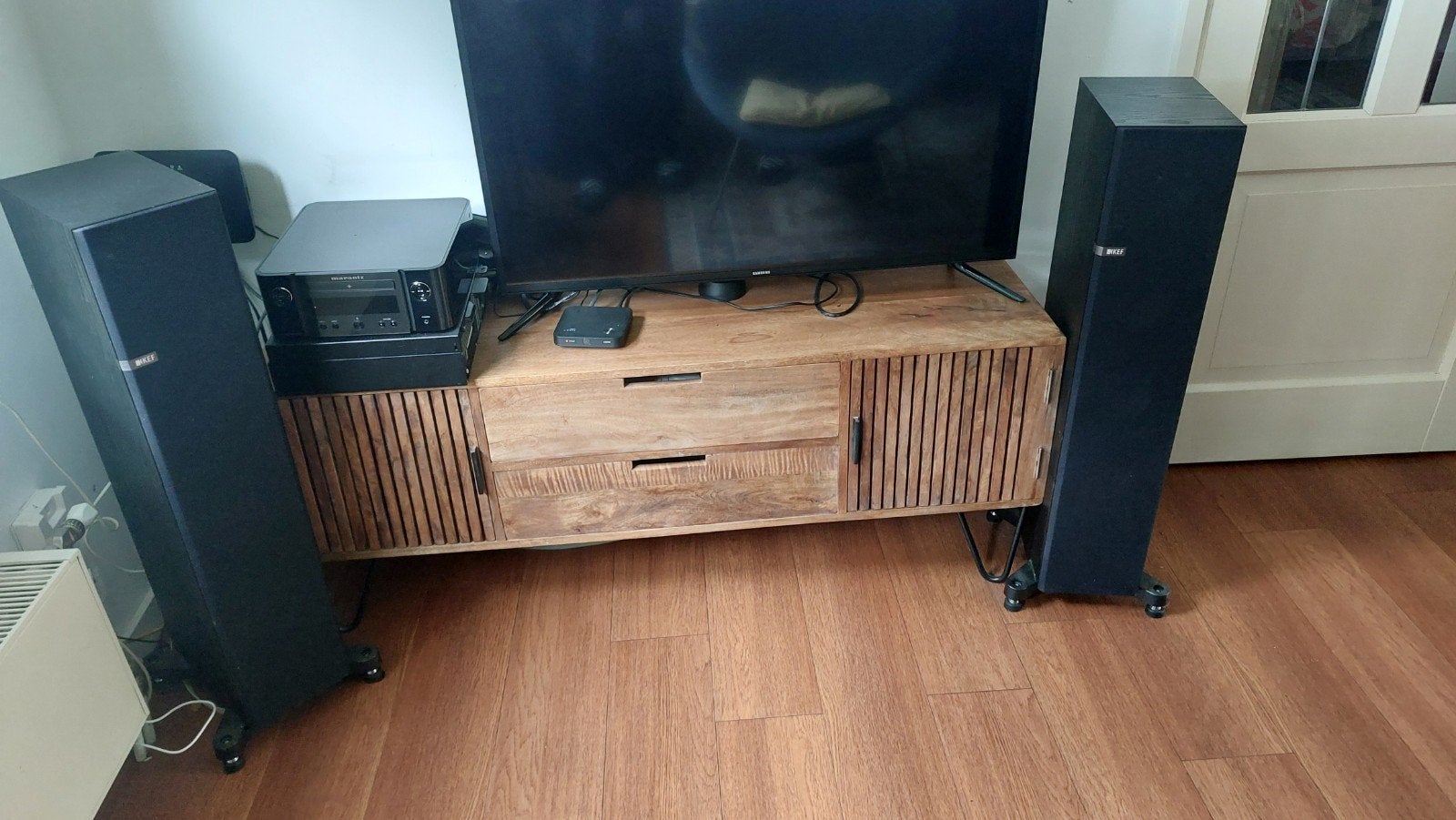 KefQ500 zuilspeakers, Ophalen, Gebruikt, Inclusief kabels, Speakerset