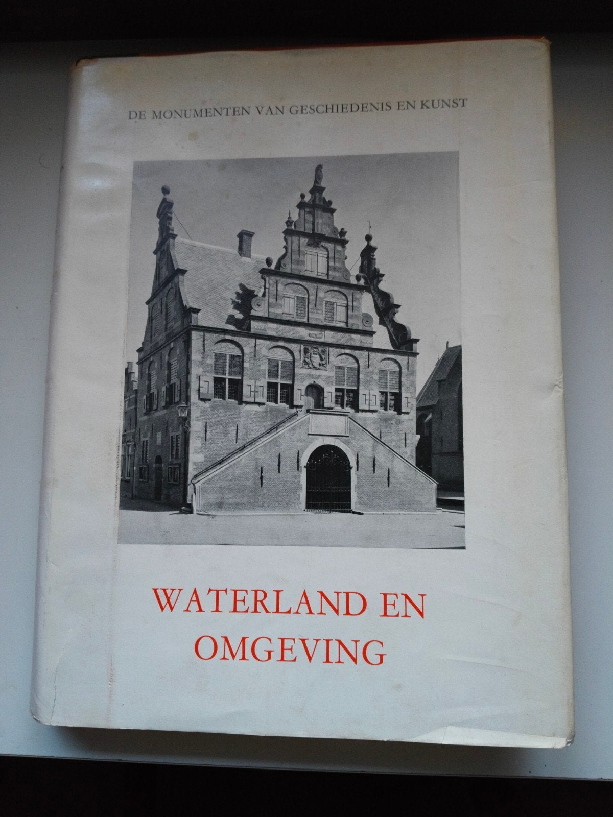 Monumenten van geschiedenis en kunst waterland en omgeving, Ophalen of Verzenden, Gelezen, J.J.F.W. van Agt