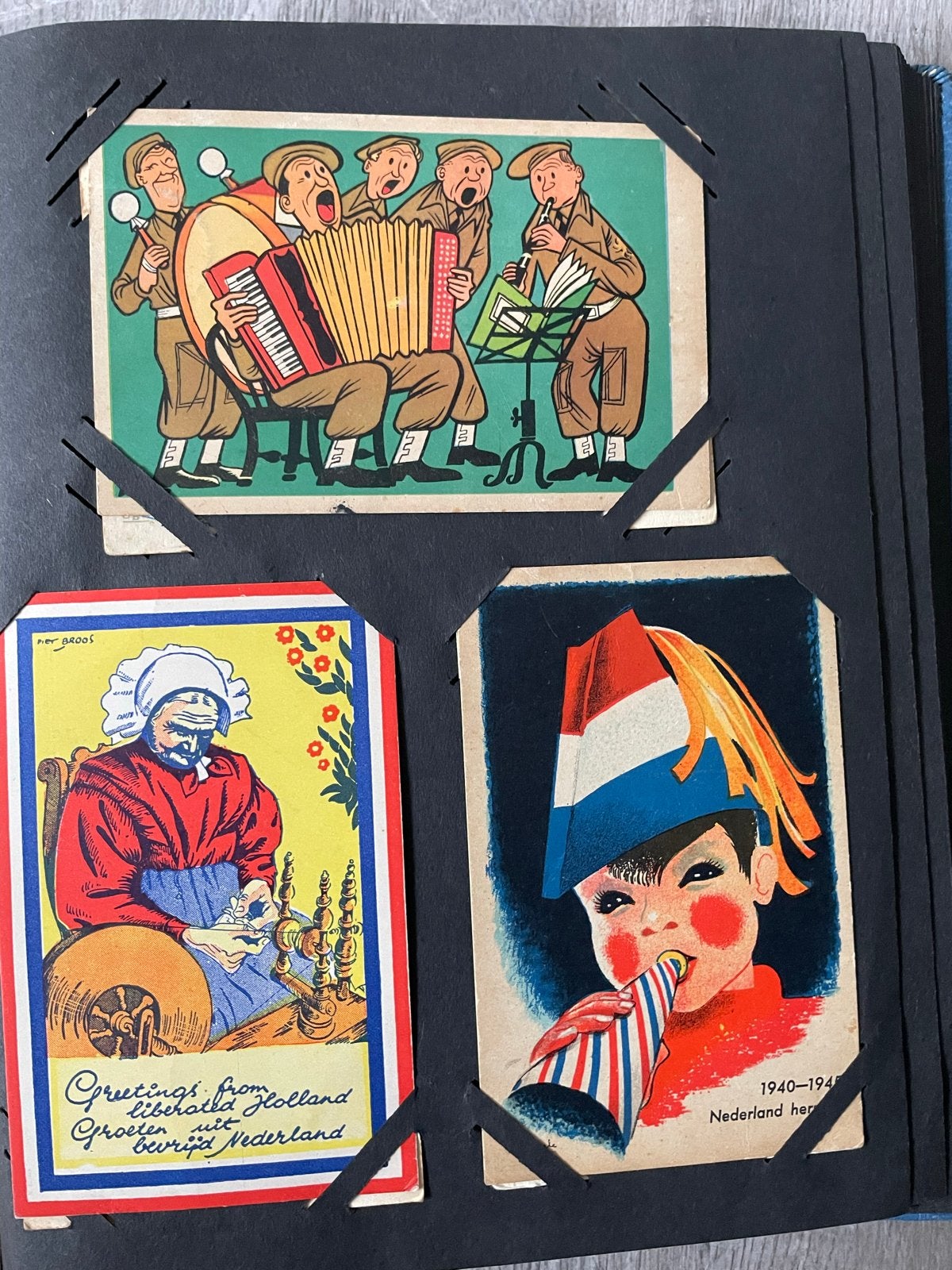 Vintage Kaarten Album met Oude Ansichtkaarten, Verzamelen, Ophalen of Verzenden, 1940 tot 1960, Gelopen, Kinderen