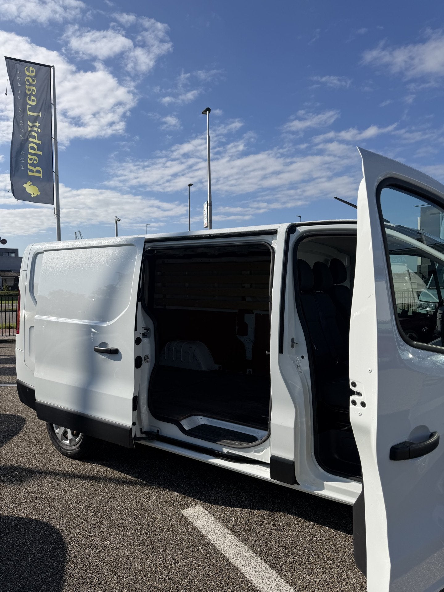 Foto 8 van Renault Trafic L2H1 | Work Edition| Trekhaak | Camera | Navi
