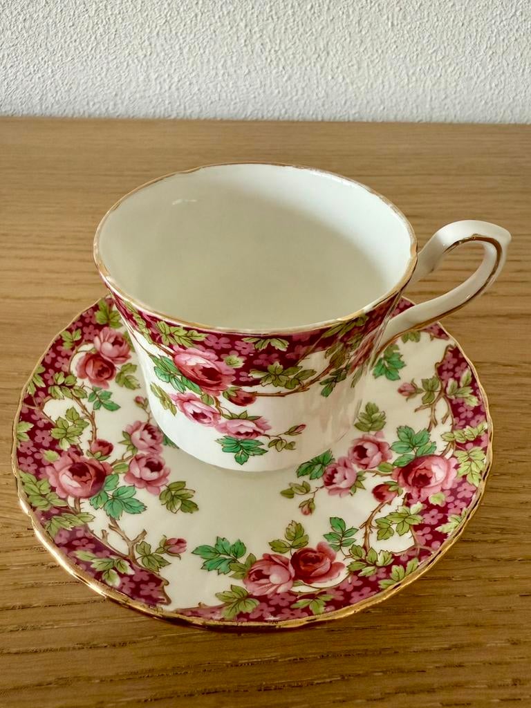 Royal Albert Olde English garden-kop en schotel, Verzenden, Zo goed als nieuw, Porselein, Kop en/of schotel