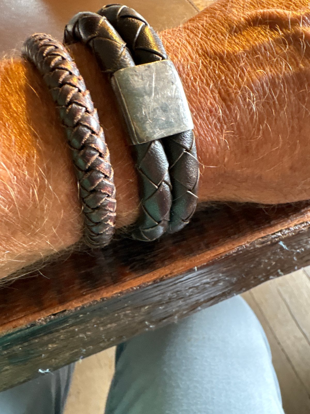 Leren armbanden met zilverkleurige sluiting, Ophalen of Verzenden, Gebruikt, Bruin, Leer